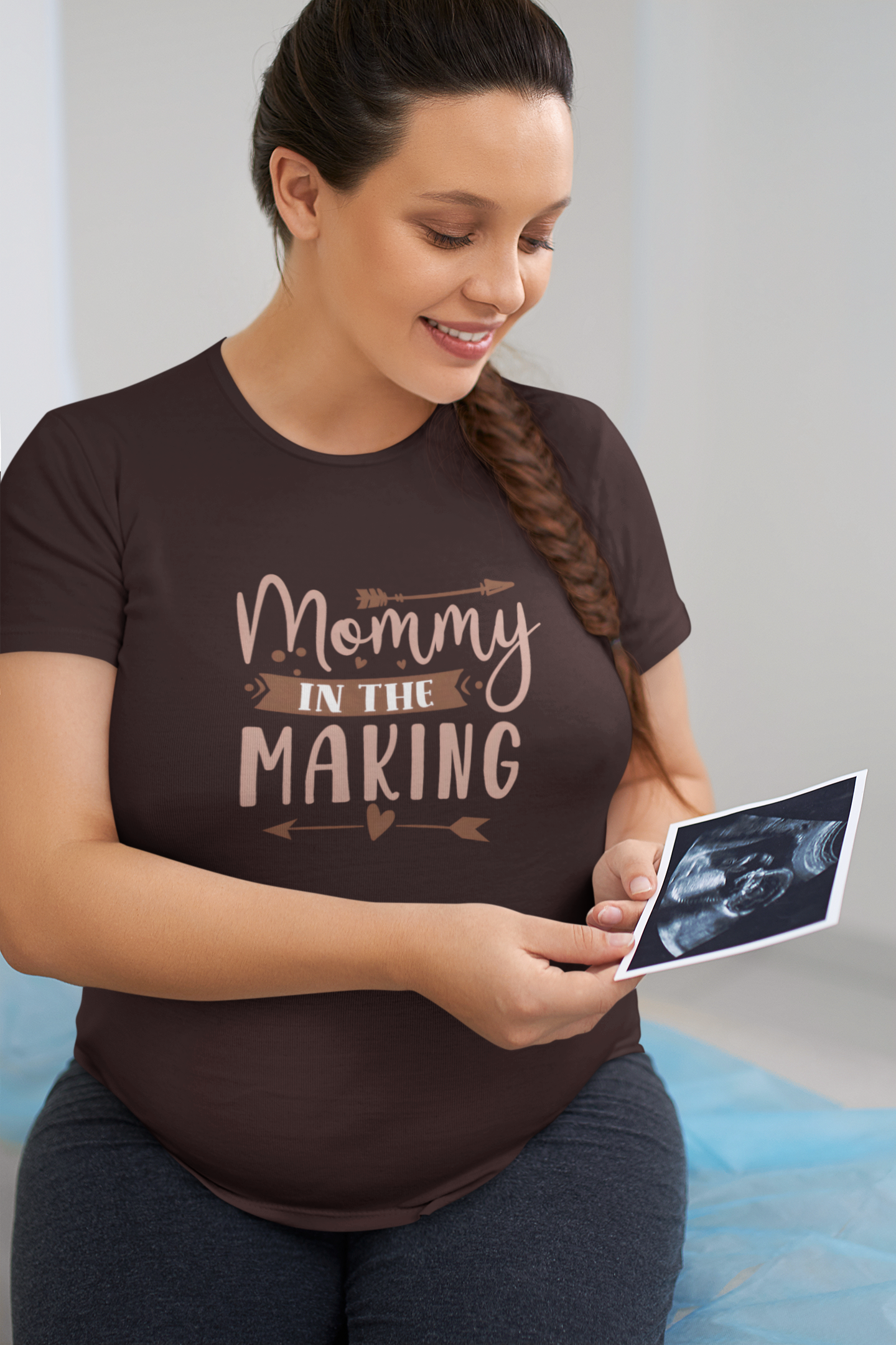 Mommy In The Making | Women's Classic Crew T-Shirt | Moms To Be