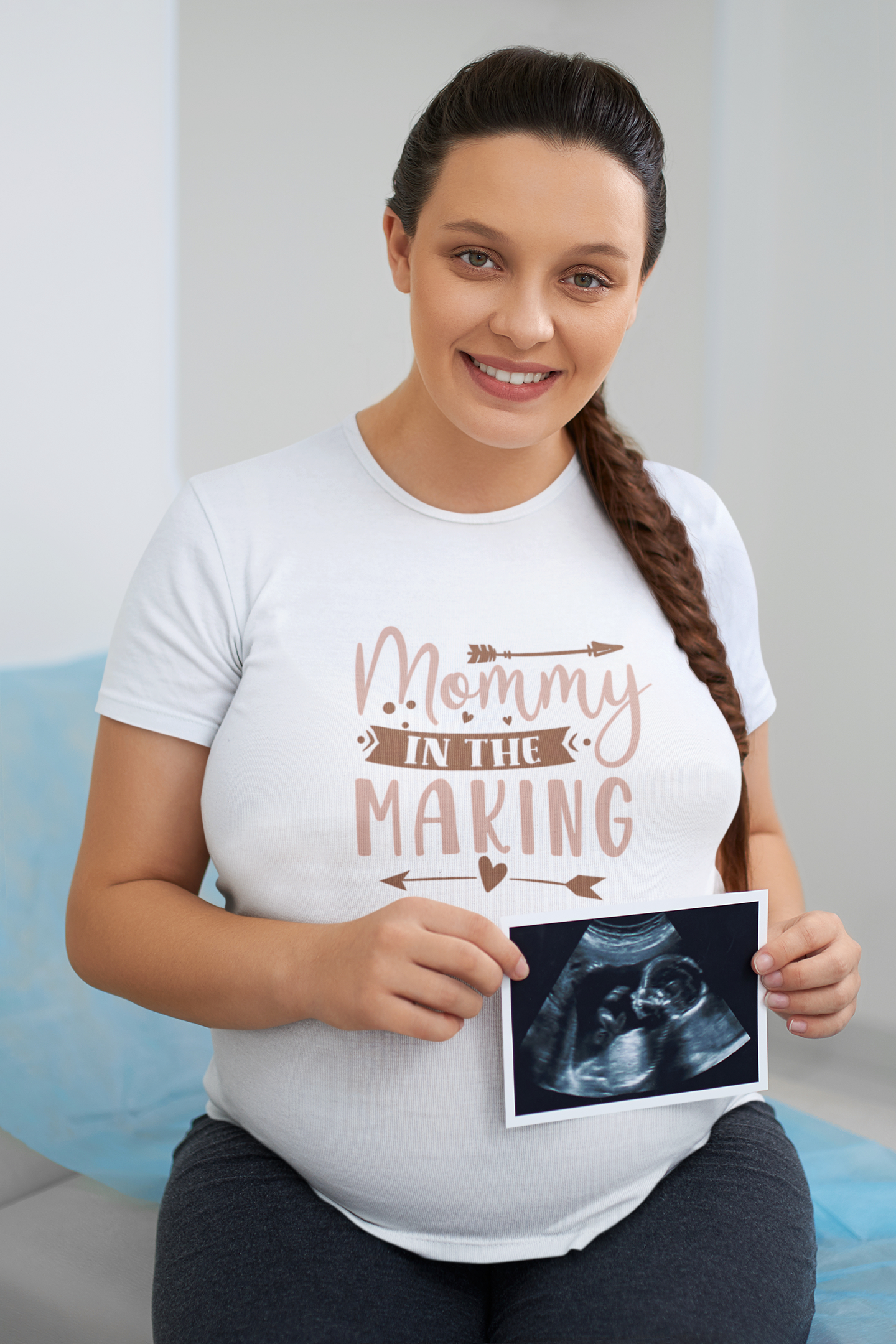 Mommy In The Making | Women's Classic Crew T-Shirt | Moms To Be