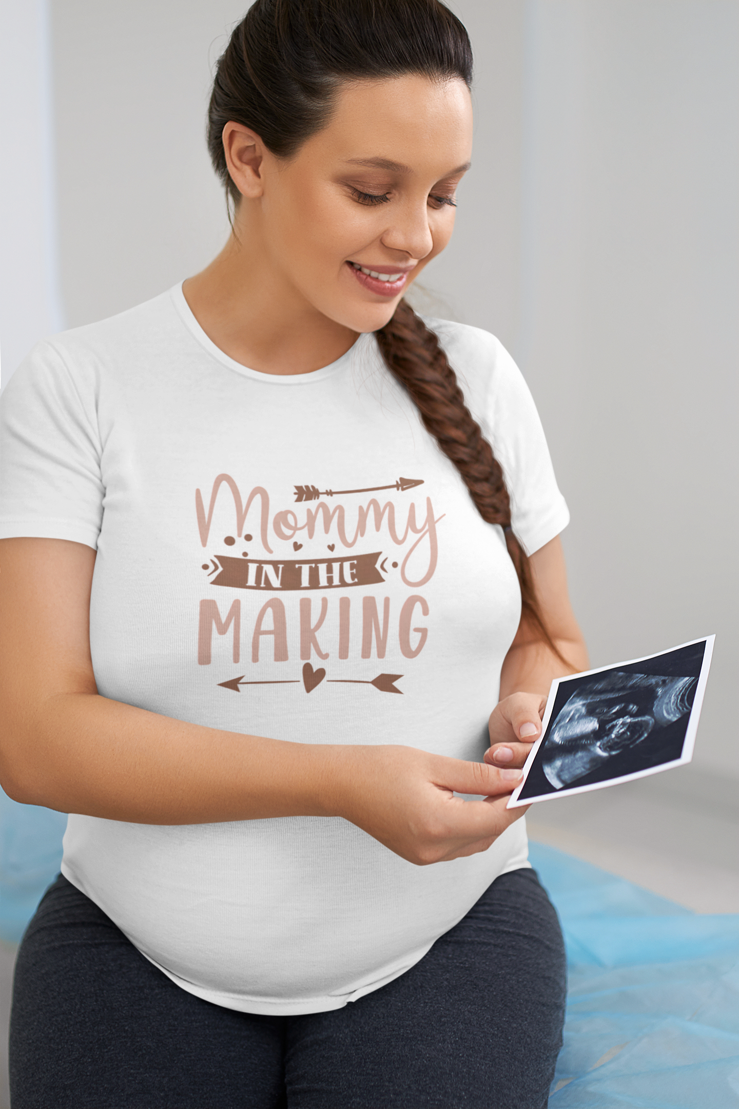 Mommy In The Making | Women's Classic Crew T-Shirt | Moms To Be