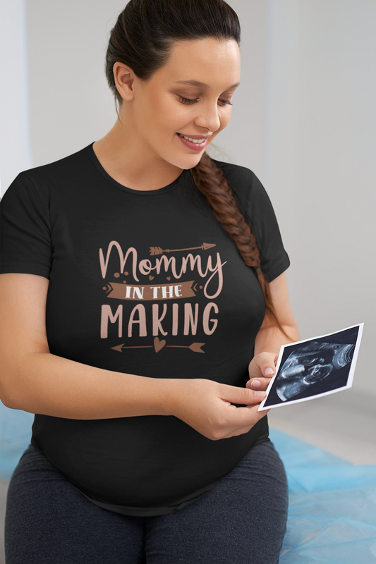 Mommy In The Making | Women's Classic Crew T-Shirt | Moms To Be