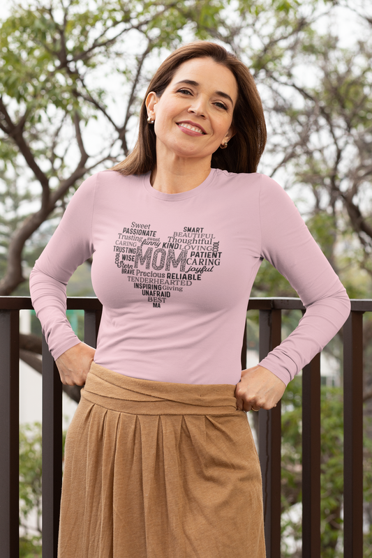 Mom Heart Black | Women's Classic Crew T-Shirt | Moms To Be
