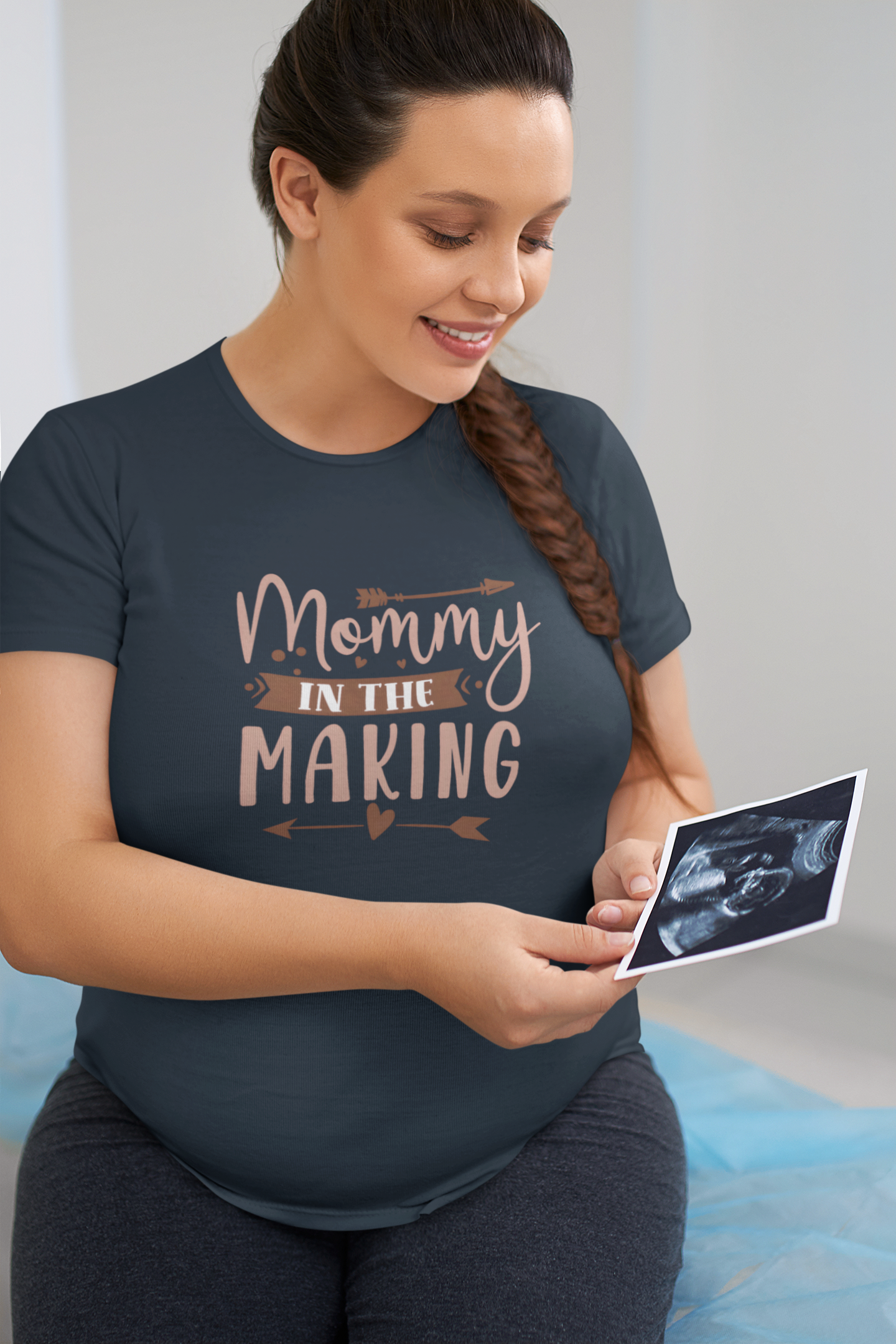 Mommy In The Making | Women's Classic Crew T-Shirt | Moms To Be