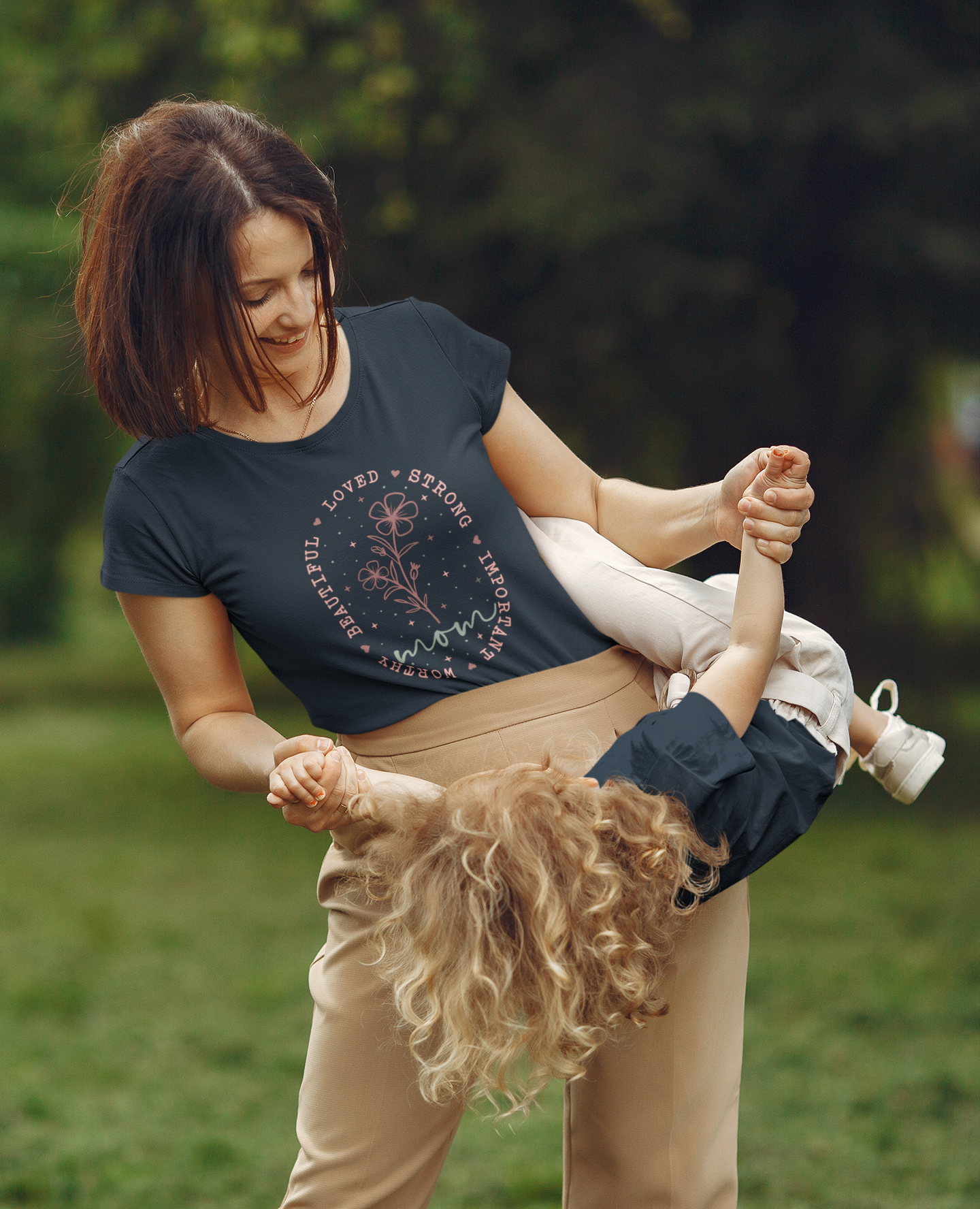 Mom Flower | Women's Classic Crew T-Shirt | Moms To Be
